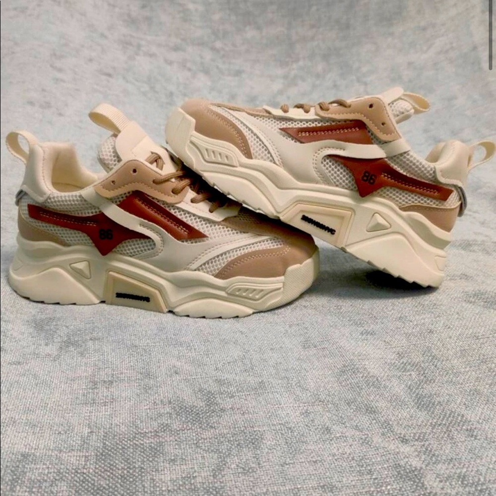 New shoes walking, stylish !
